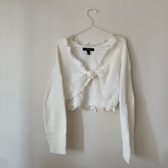 Frayed Crop Sweater - Picture 2 of 6